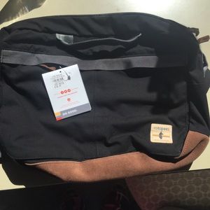 Cotopaxi Keta 14l messenger bag